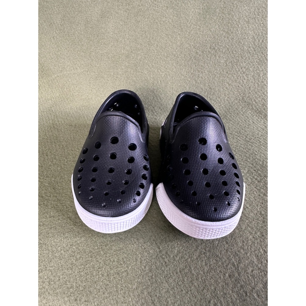 Kids Black Perforated Slip On Water Shoes Sneaker Style Size 4